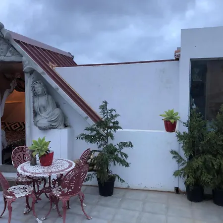 Lägenhet Sleeps 2 With Free Parking Mexilhoeira Grande