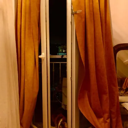 Lejlighed Sleeps 2 With Free Parking *