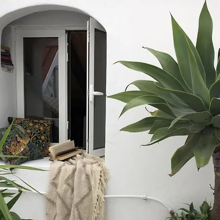 Apartment Sleeps 2 With Free Parking Mexilhoeira Grande