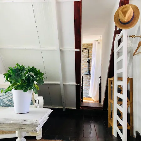 Sleeps 2 With Free Parking *