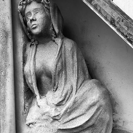 Sleeps 2 With Free Parking * Mexilhoeira Grande